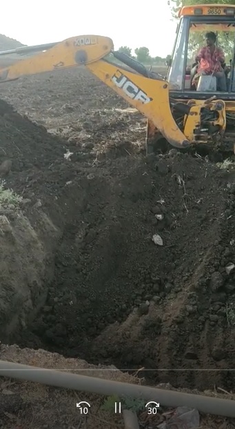 QOWDC Pit digging Video with JCP dt 9522